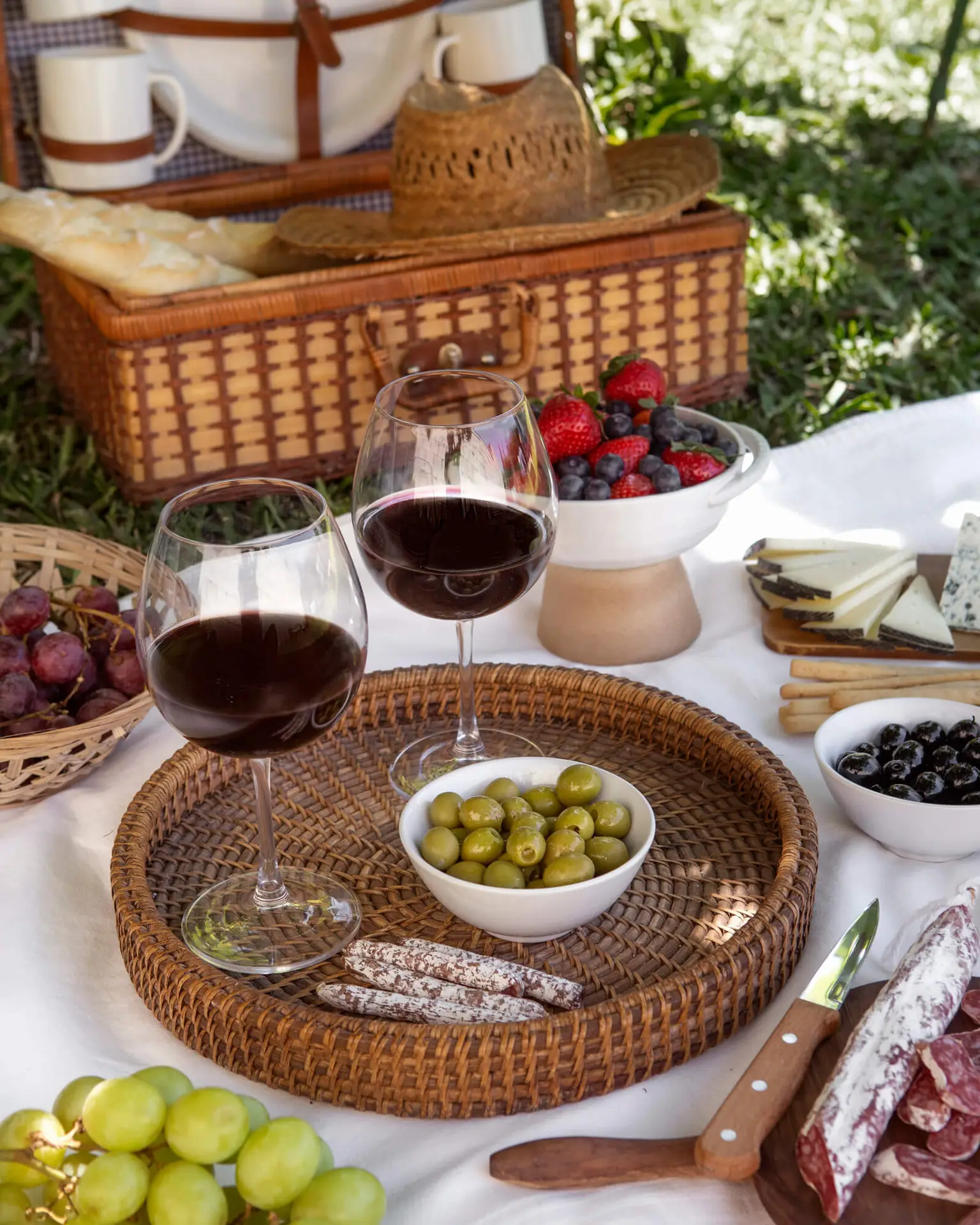 delicious-picnic-still-life (1)